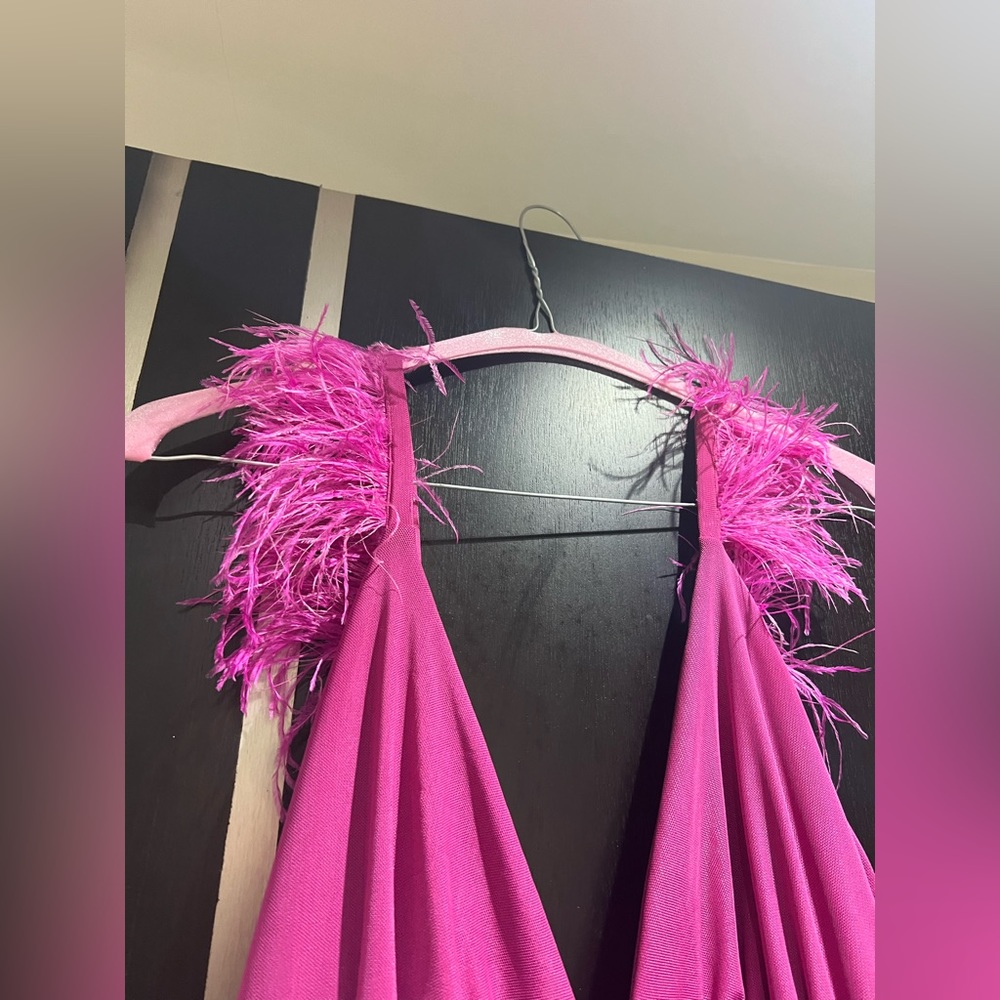 Stunning Feather long Dress Purple/Pink - Picture 6 of 8